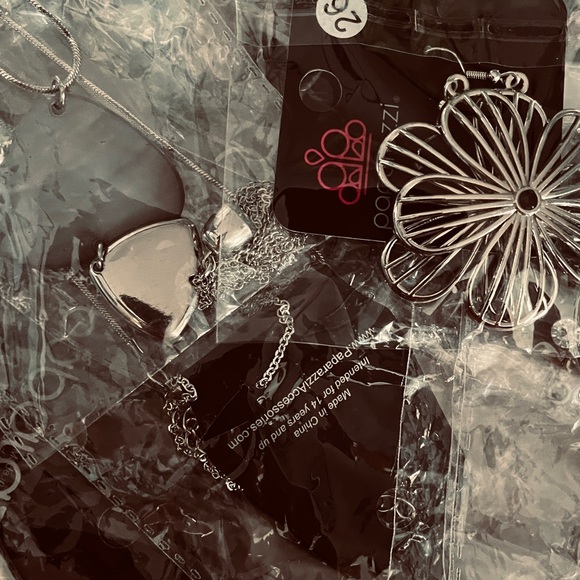 COPY - Lot of NWT Paparazzi Vintage pieces. 25 pieces - Picture 4 of 13